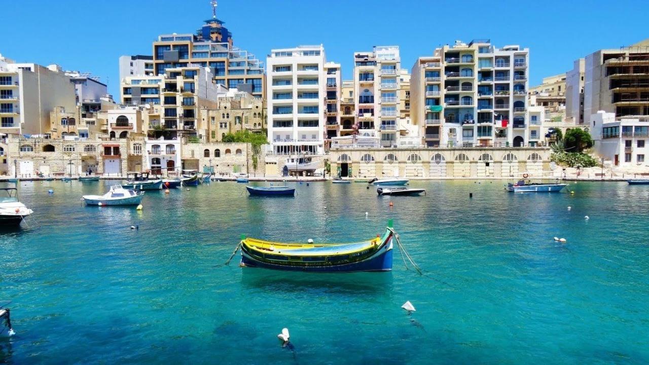 Stunning 2Br Holiday Penthouse In Central Sliema Buitenkant foto