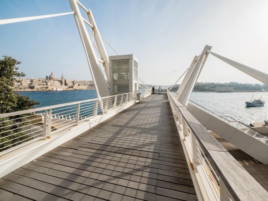Stunning 2Br Holiday Penthouse In Central Sliema Buitenkant foto