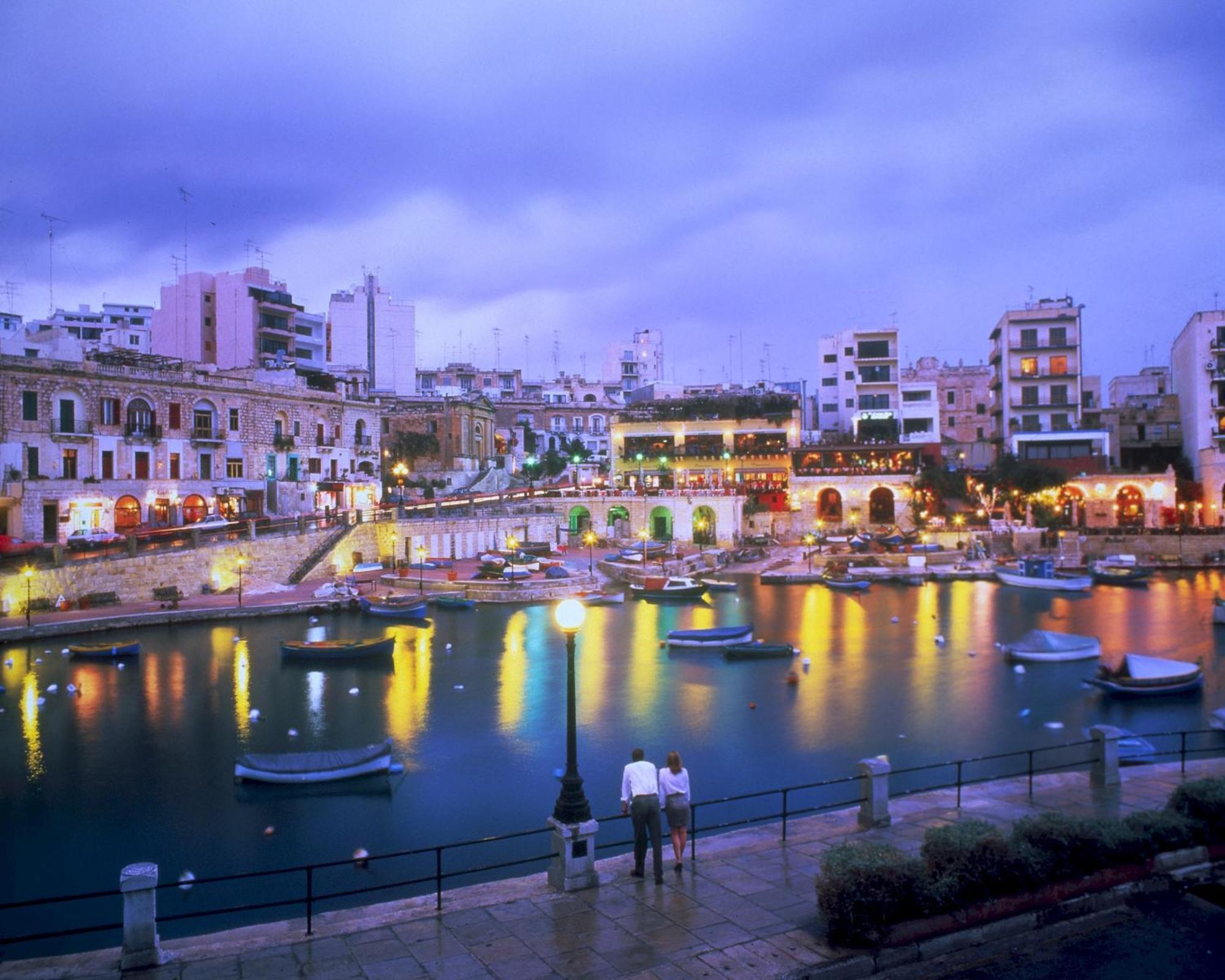 Stunning 2Br Holiday Penthouse In Central Sliema Buitenkant foto