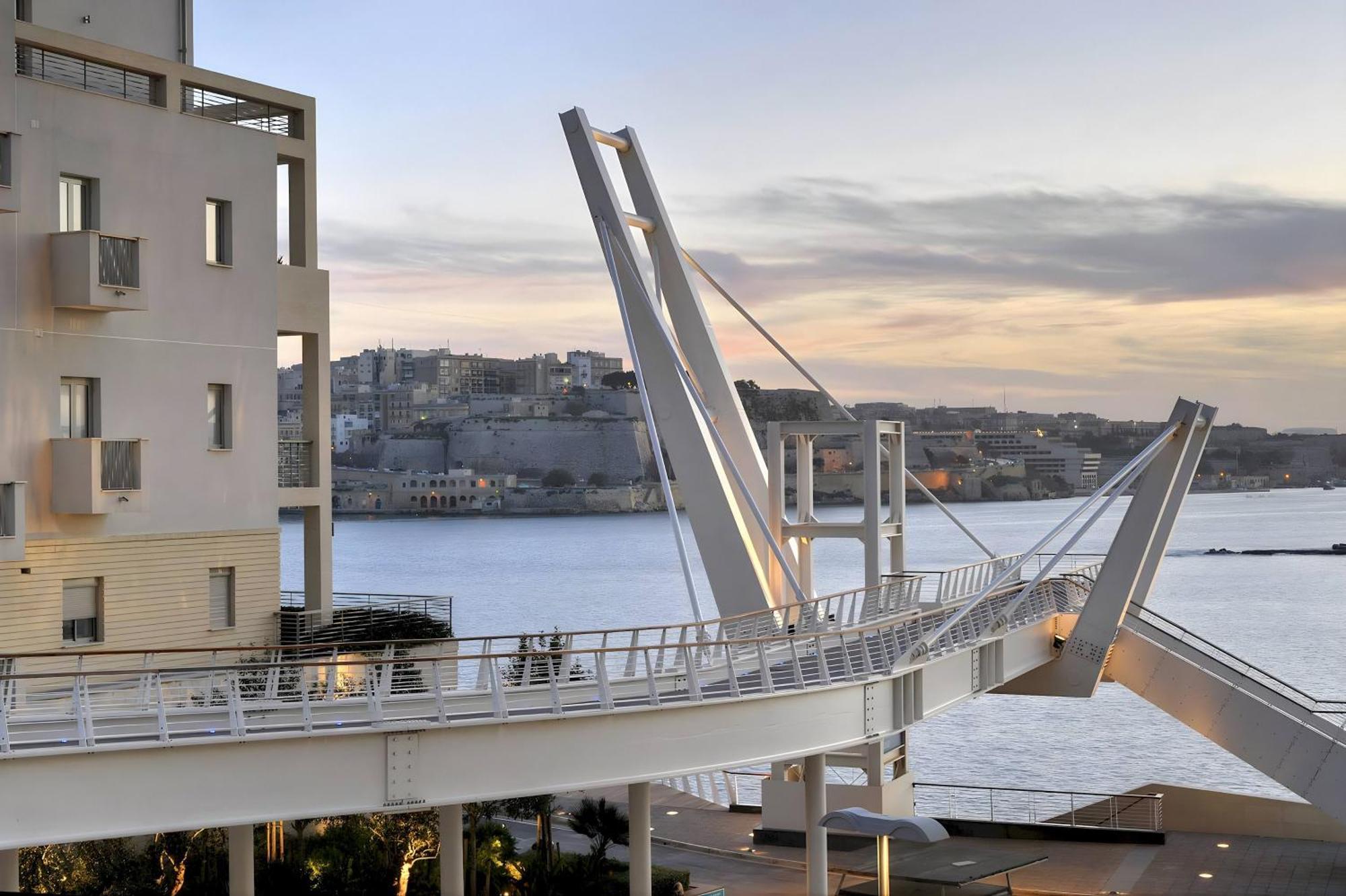 Stunning 2Br Holiday Penthouse In Central Sliema Buitenkant foto